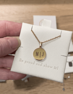 Nola | basis charm [GEGRAVEERD]